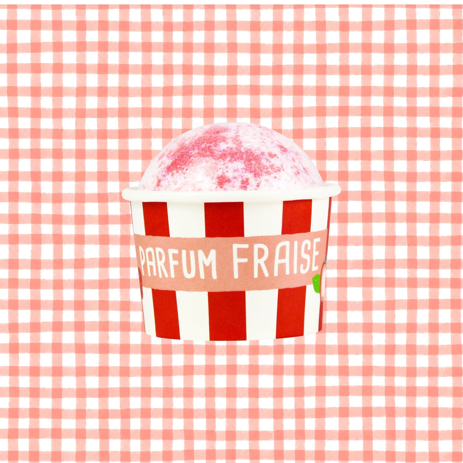 Bombe de bain en forme de pot de sorbet à la fraise