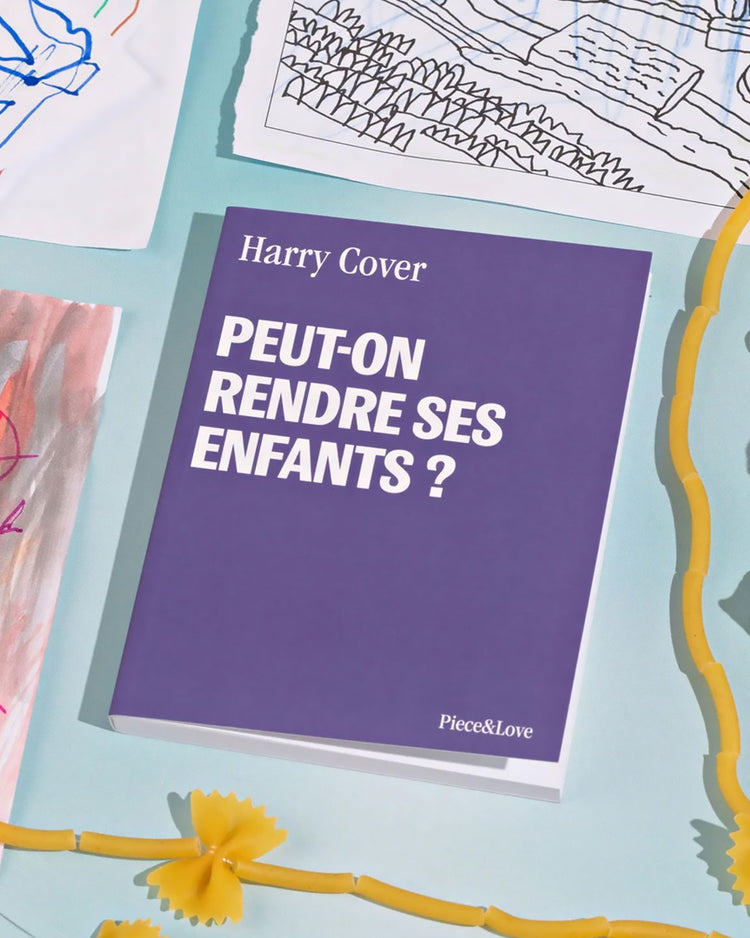 Carnet avec couverture illustrée humoristique sur la parentalité.