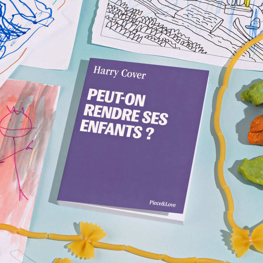 Carnet avec couverture illustrée humoristique sur la parentalité.