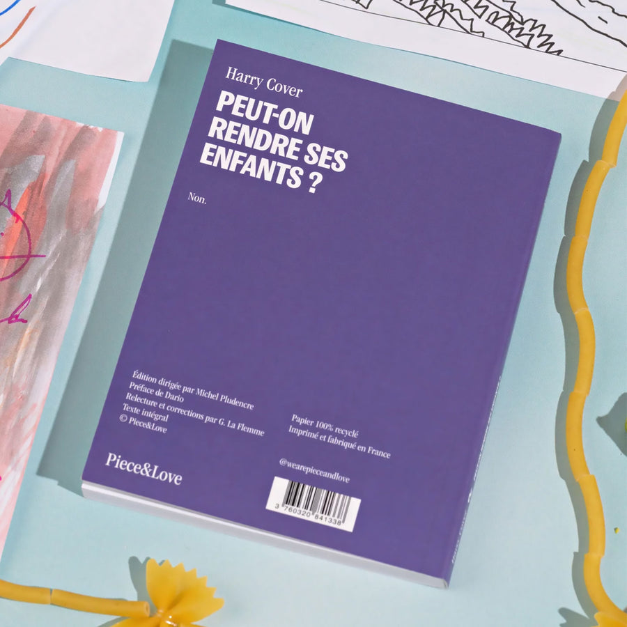 Carnet avec couverture illustrée humoristique sur la parentalité.