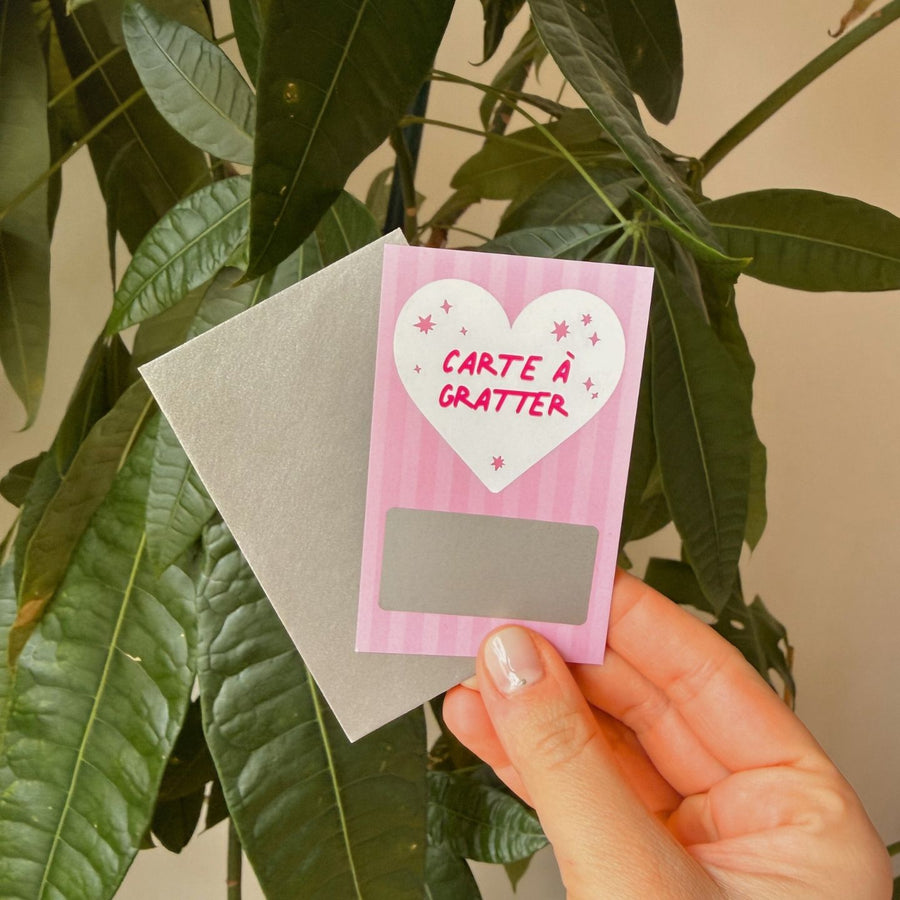Carte à gratter avec message pour mamie, design coloré et joyeux