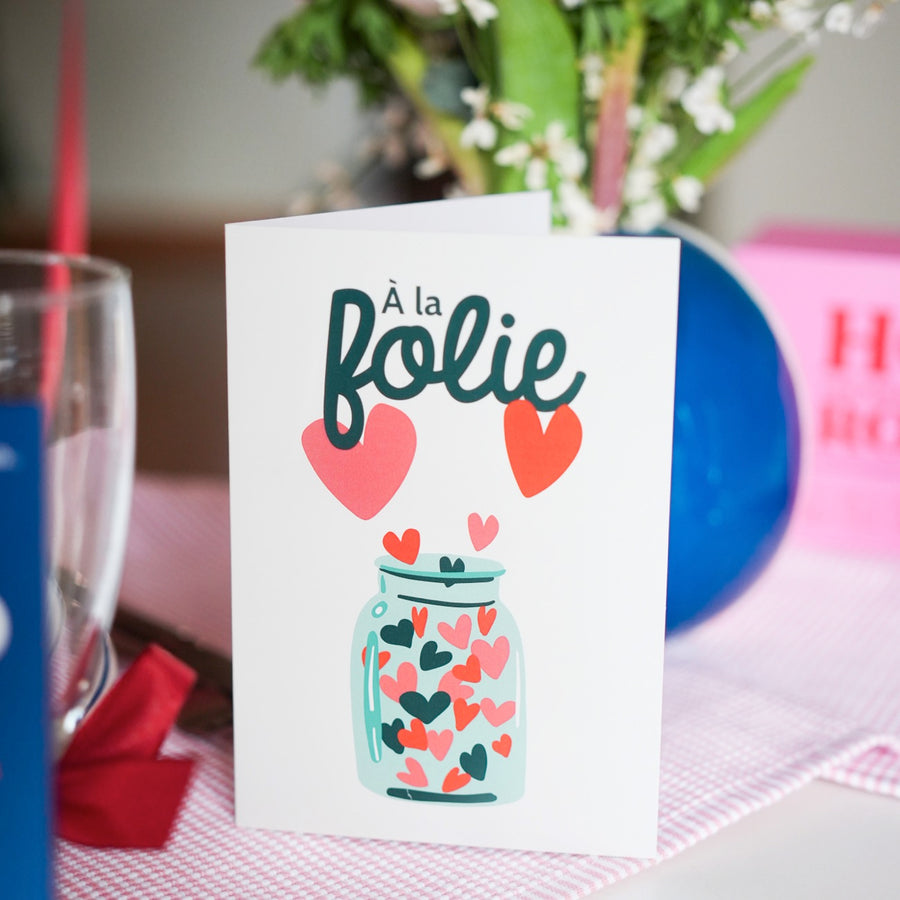 Carte romantique avec motifs floraux et texte d'amour