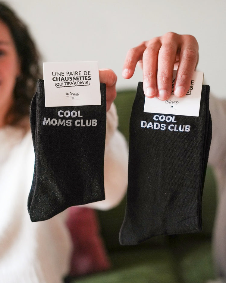 Chaussettes noires à paillettes avec motif Cool Moms Club