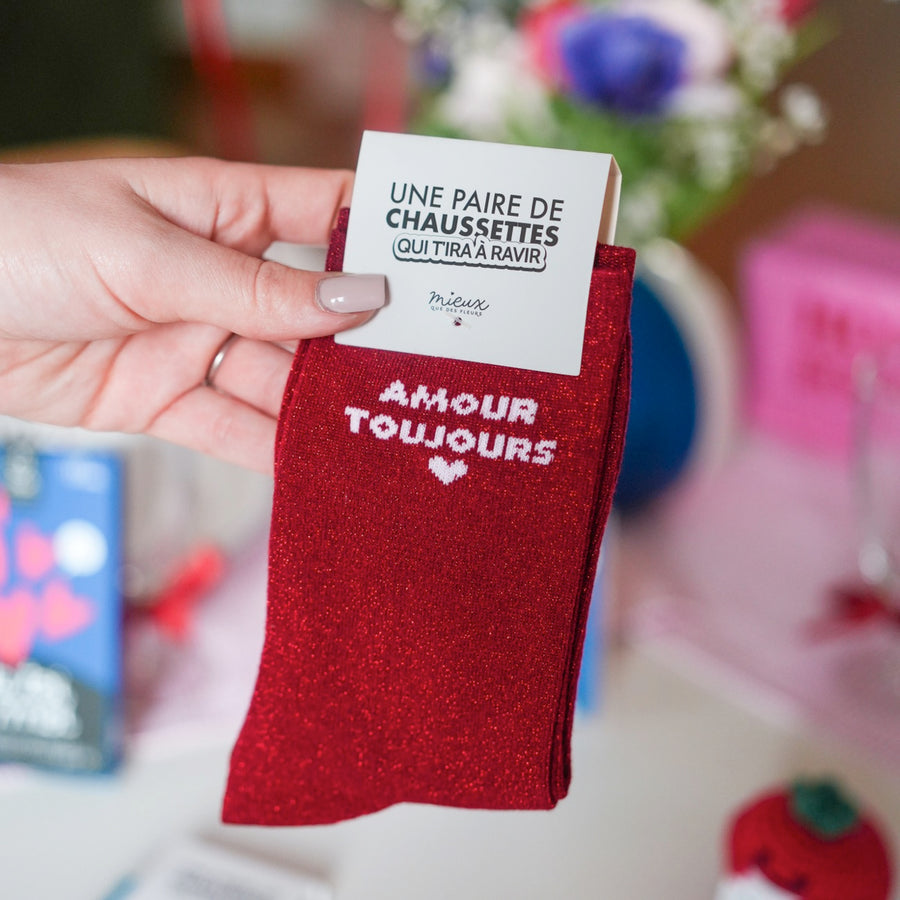 Chaussettes rouges à paillettes avec inscription 'Amour toujours'