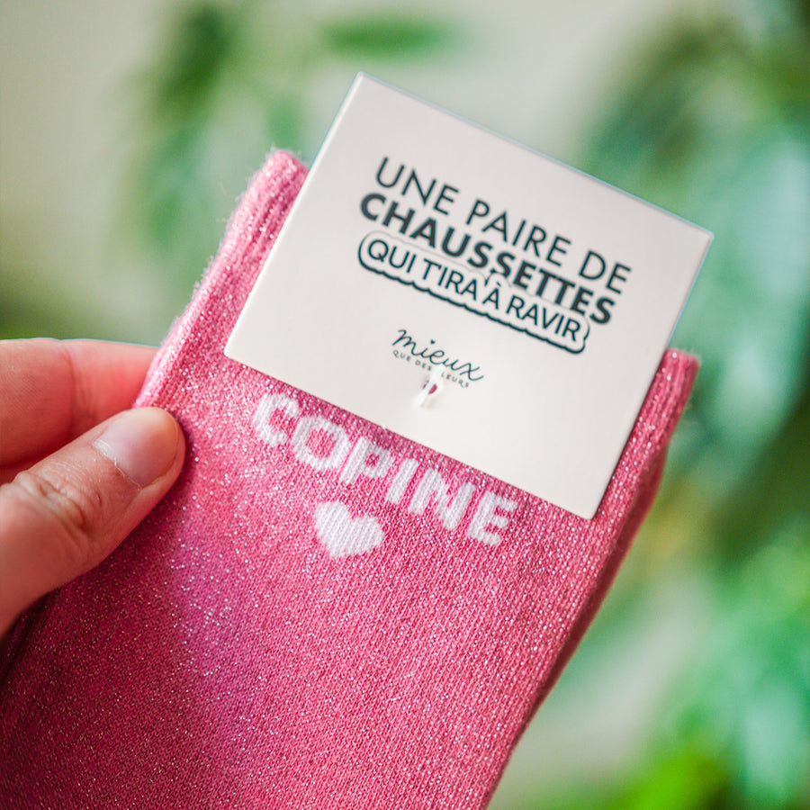 Chaussettes à paillettes avec motif amitié en gros plan