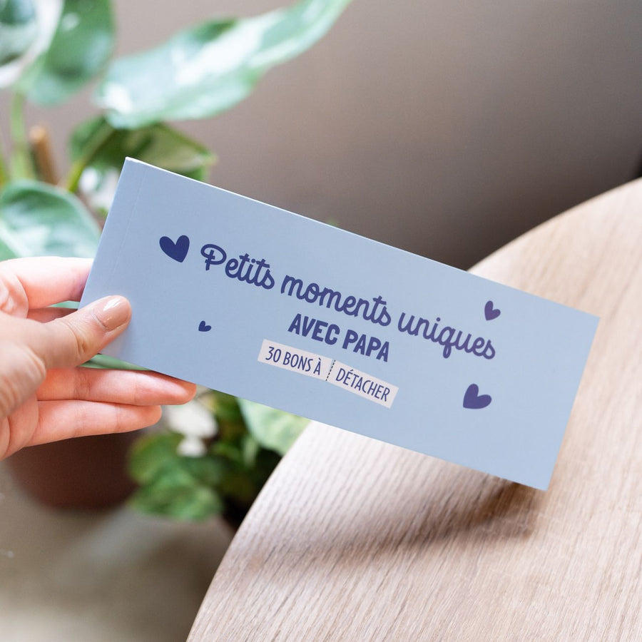 Chéquier pour Papa avec motifs ludiques et couleurs vives.