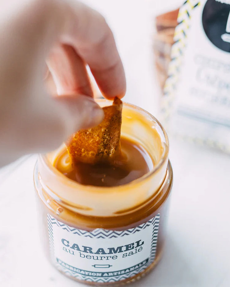 Pot de caramel au beurre salé avec étiquette Mademoiselle Breizh