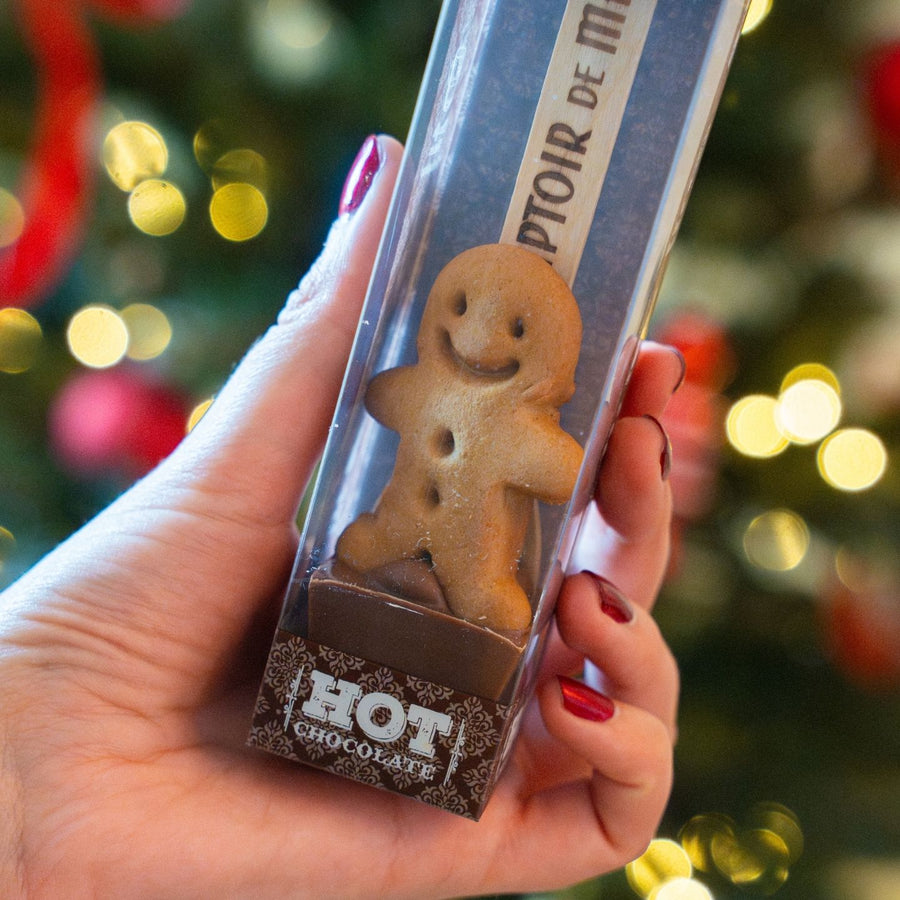 Cuillère en chocolat avec bonhomme de Noël en détail