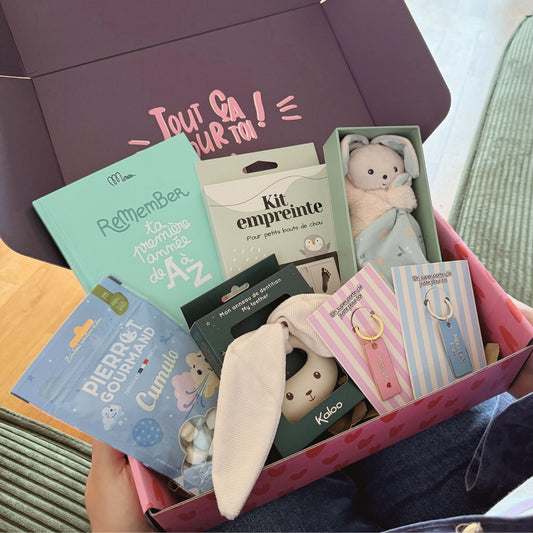 Coffret de naissance maxi avec prénom brodé sur le couvercle