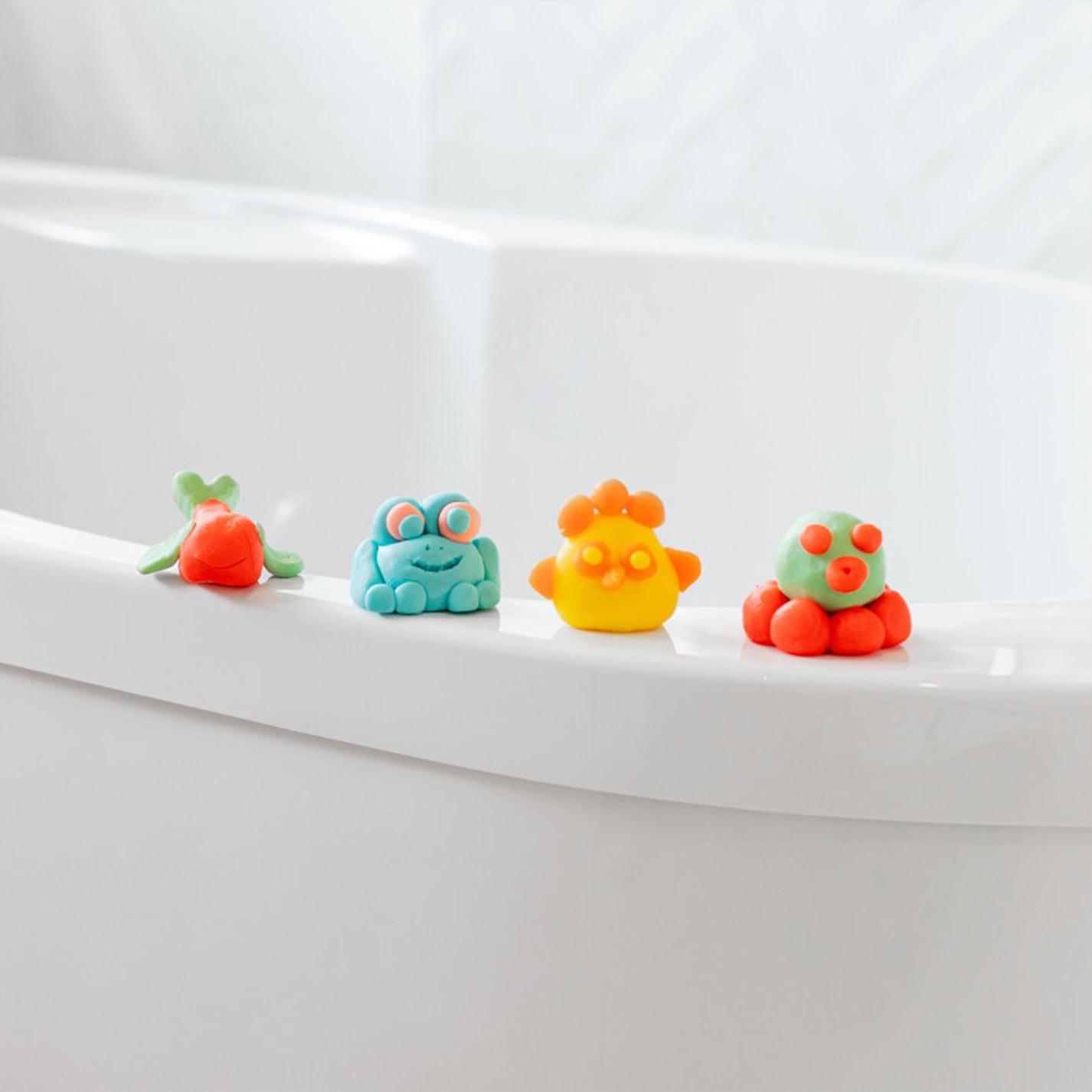Coffret de pâtes à modeler lavantes rose et bleue avec figurines