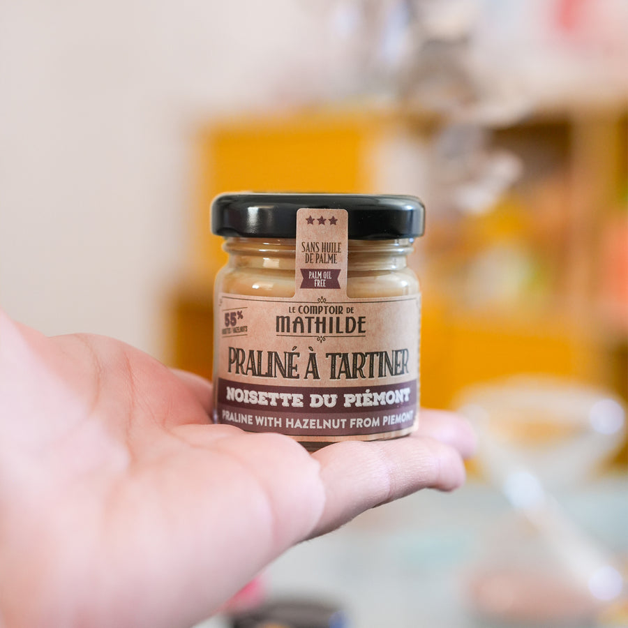 Coffret de 4 minis pâtes à tartiner avec étiquettes colorées.