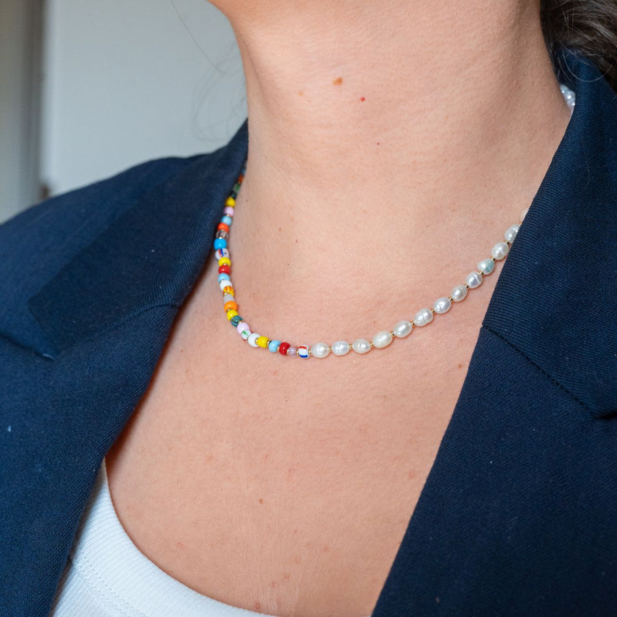 Collier Fantasia avec perles d'eau douce et verre coloré