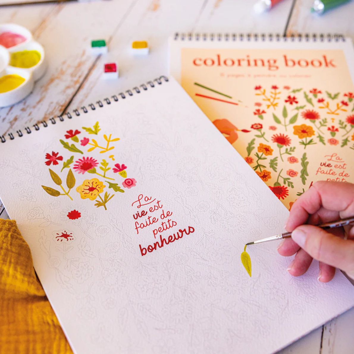 Carnet de coloriage avec motifs apaisants et délicats