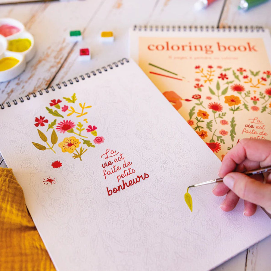 Carnet de coloriage avec motifs apaisants et délicats