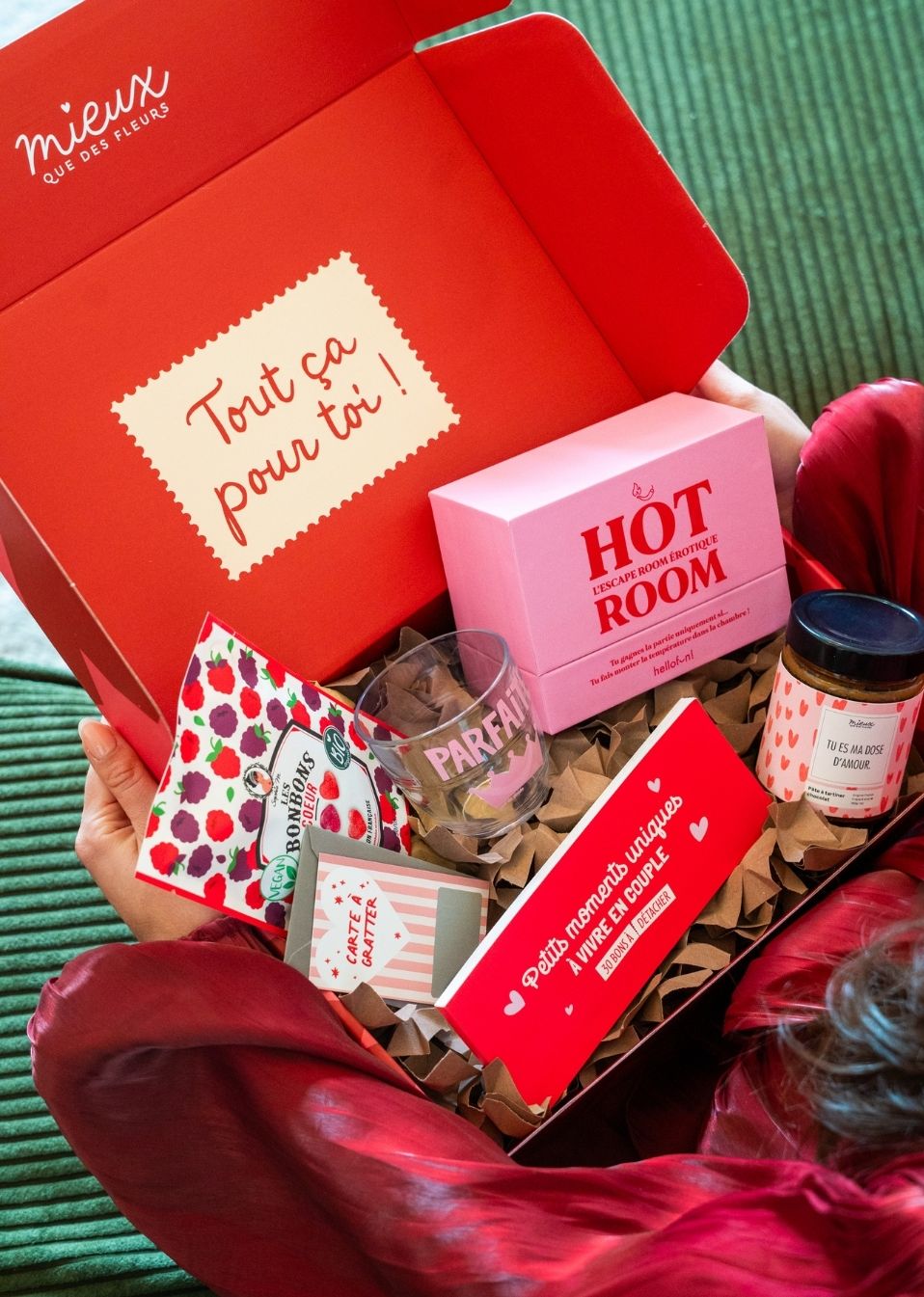 Coffret cadeaux couple avec design élégant et prénoms personnalisés