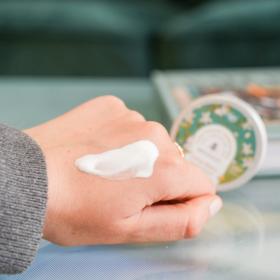 Crème mains Fleur d'oranger en tube avec texture crémeuse