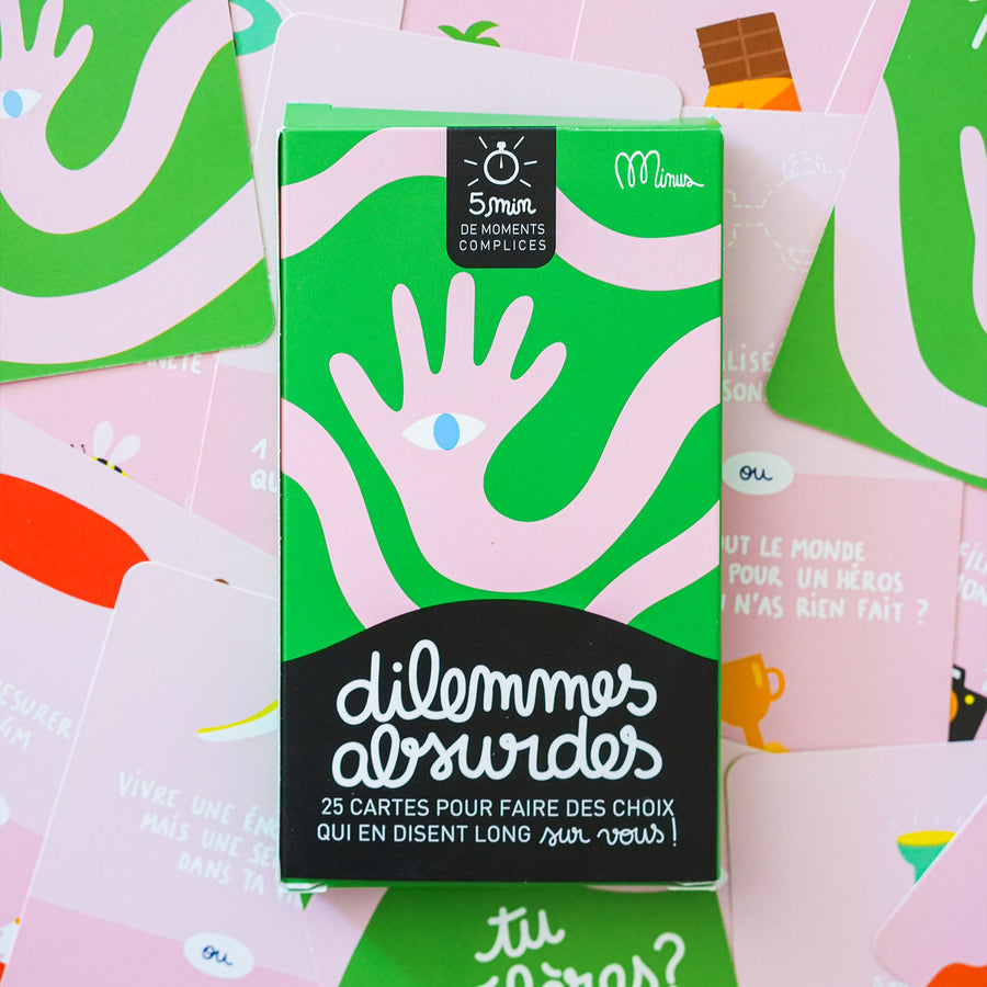 Couverture du jeu Dilemmes Absurdes avec illustrations colorées.