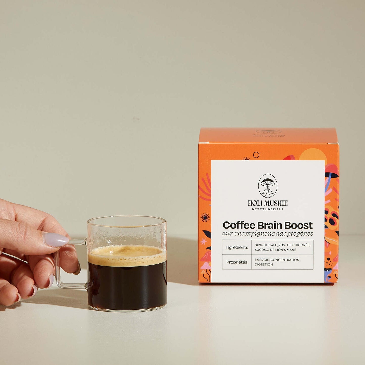 Dosettes de café biodégradables avec champignons en gros plan