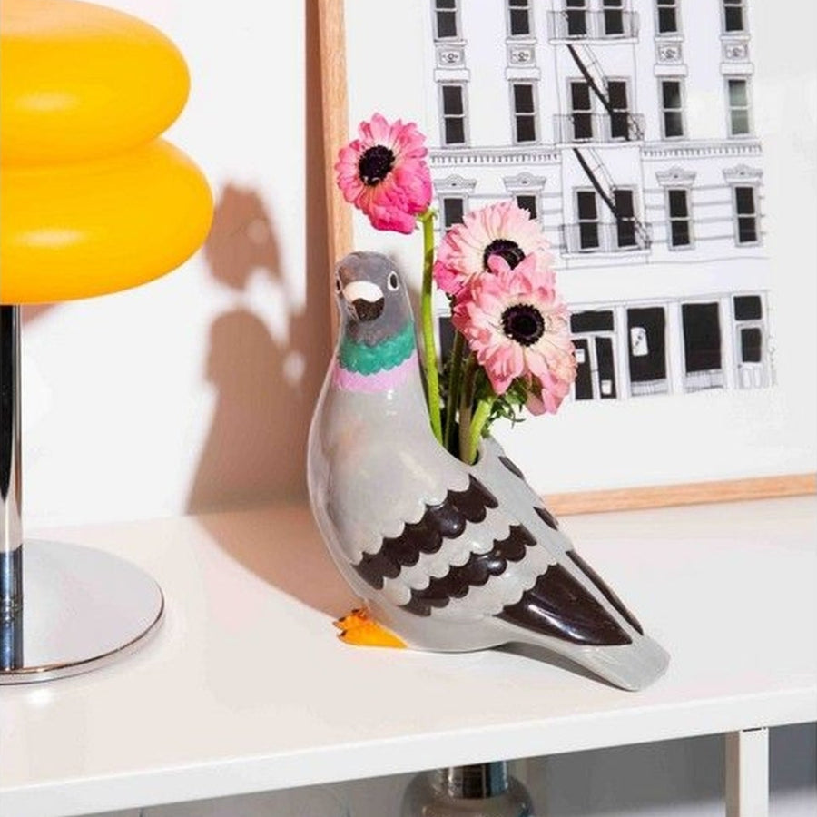 Vase Pigeon en céramique avec texture lisse et design ludique