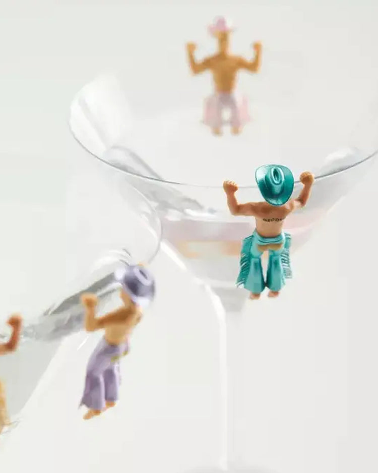 Marqueurs de verre disco avec cowboy coloré sur fond clair