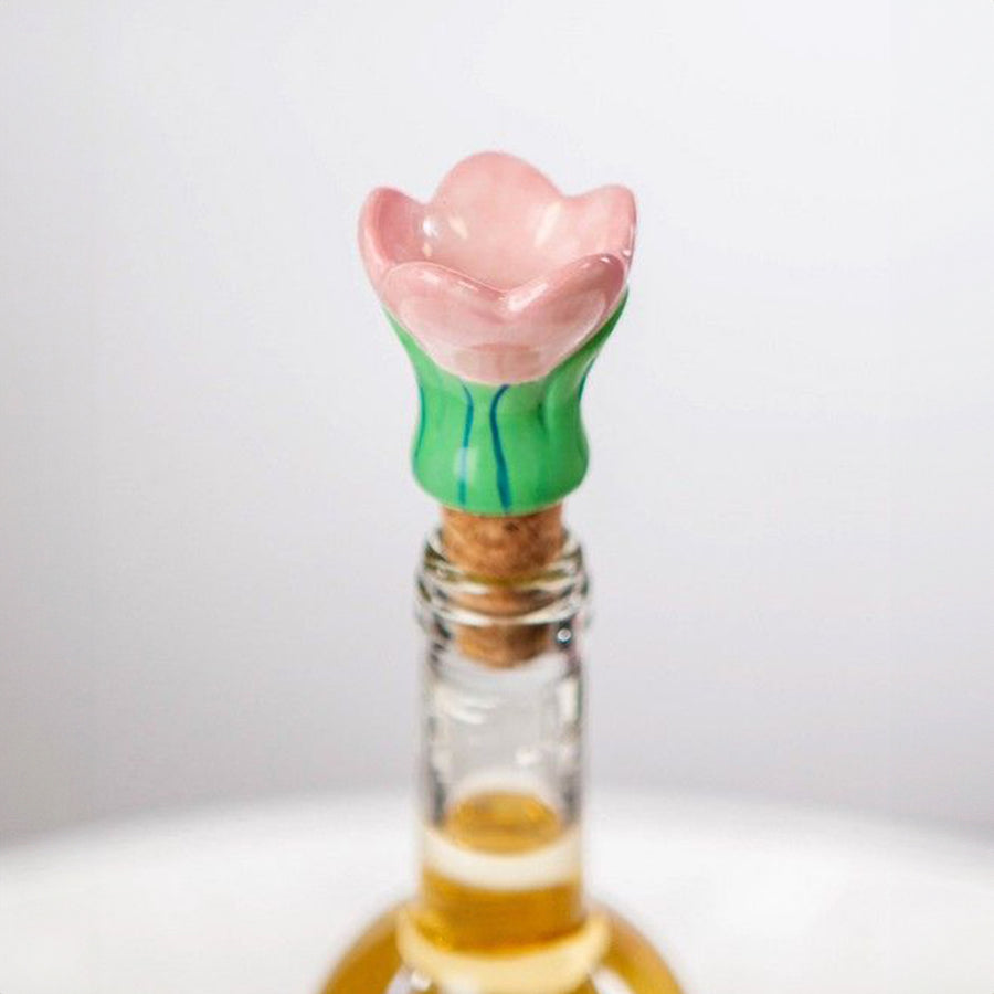 Bouchon de bouteille en forme de tulipe, vue de côté.