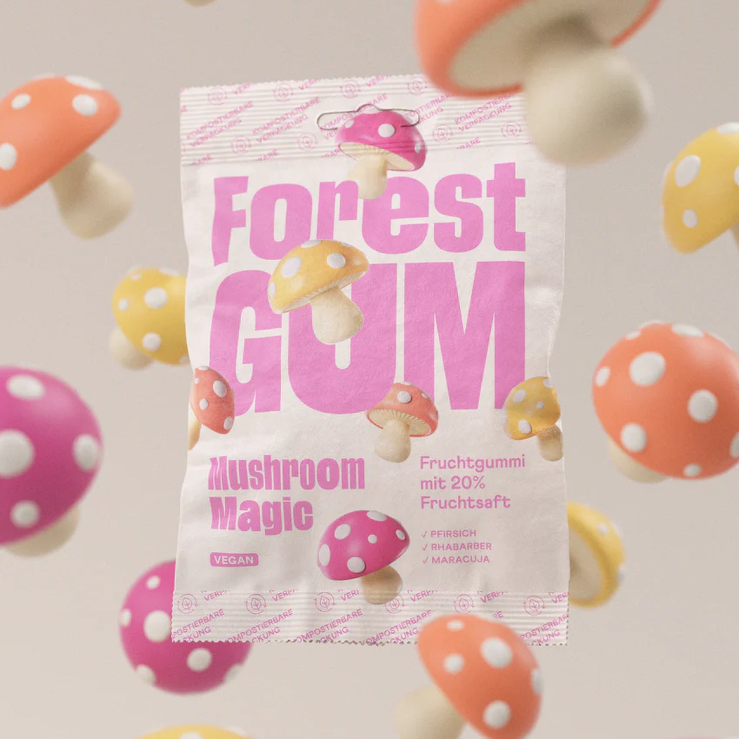 Bonbons vegan en forme de champignons sur fond flou