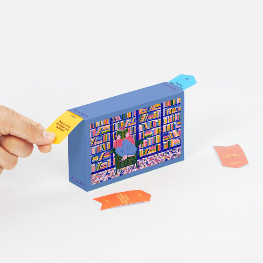 Couverture du jeu avec illustrations colorées et titres variés.