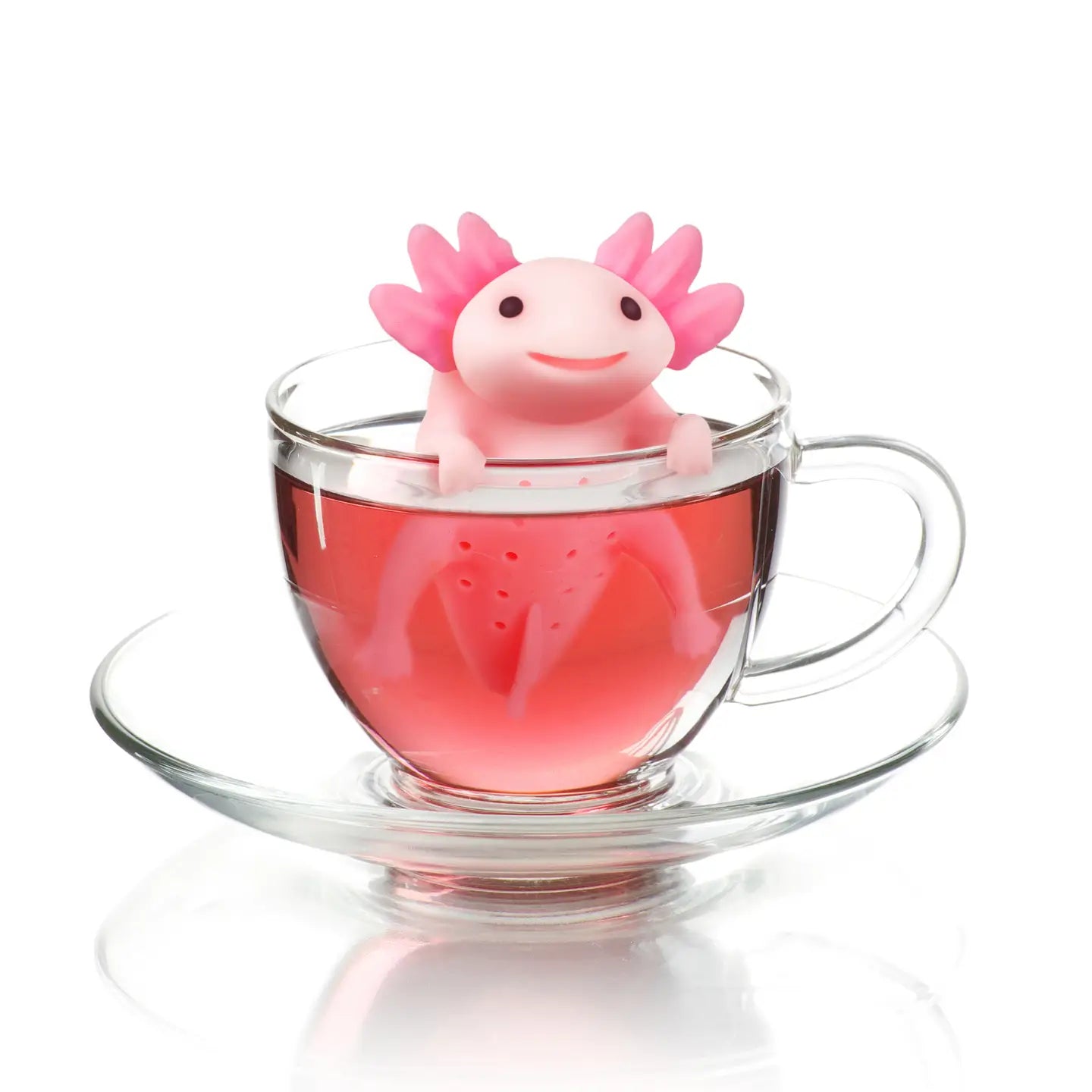 Infuseur à thé axolotl suspendu au bord d'une tasse