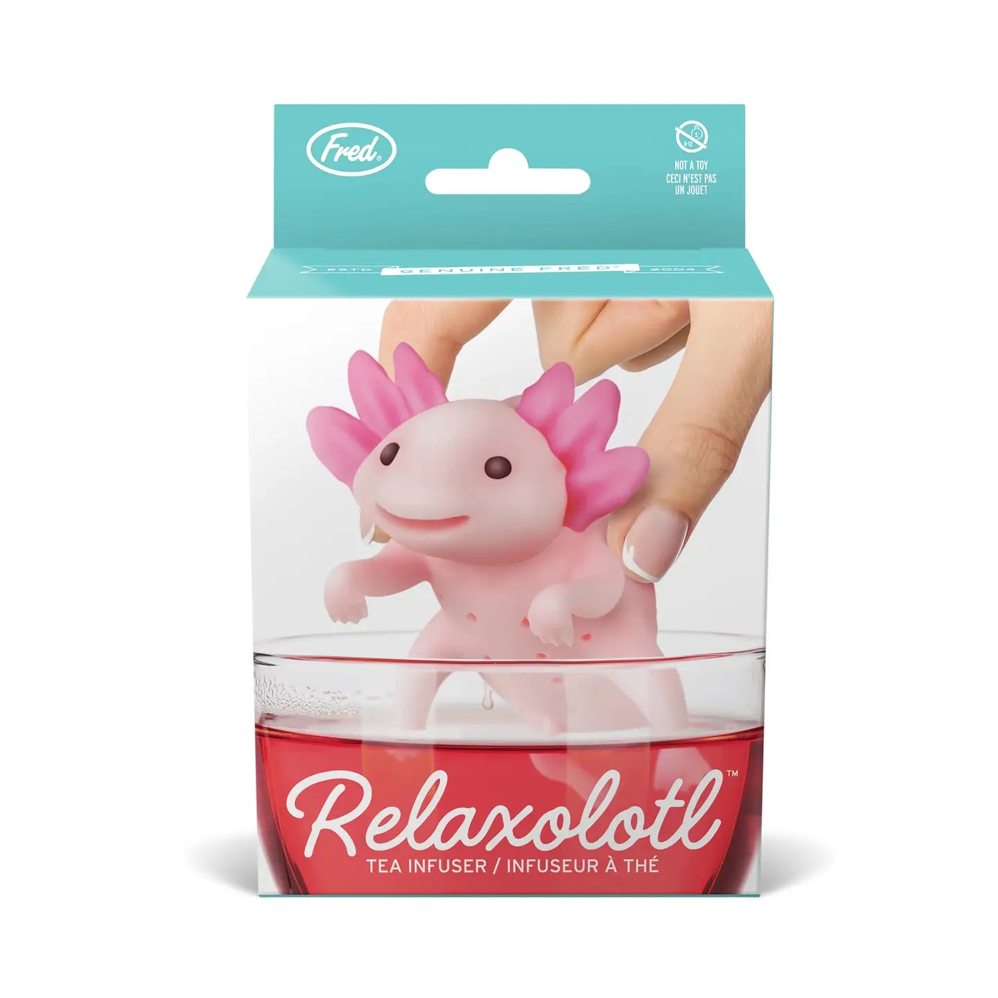 Infuseur à thé axolotl suspendu au bord d'une tasse