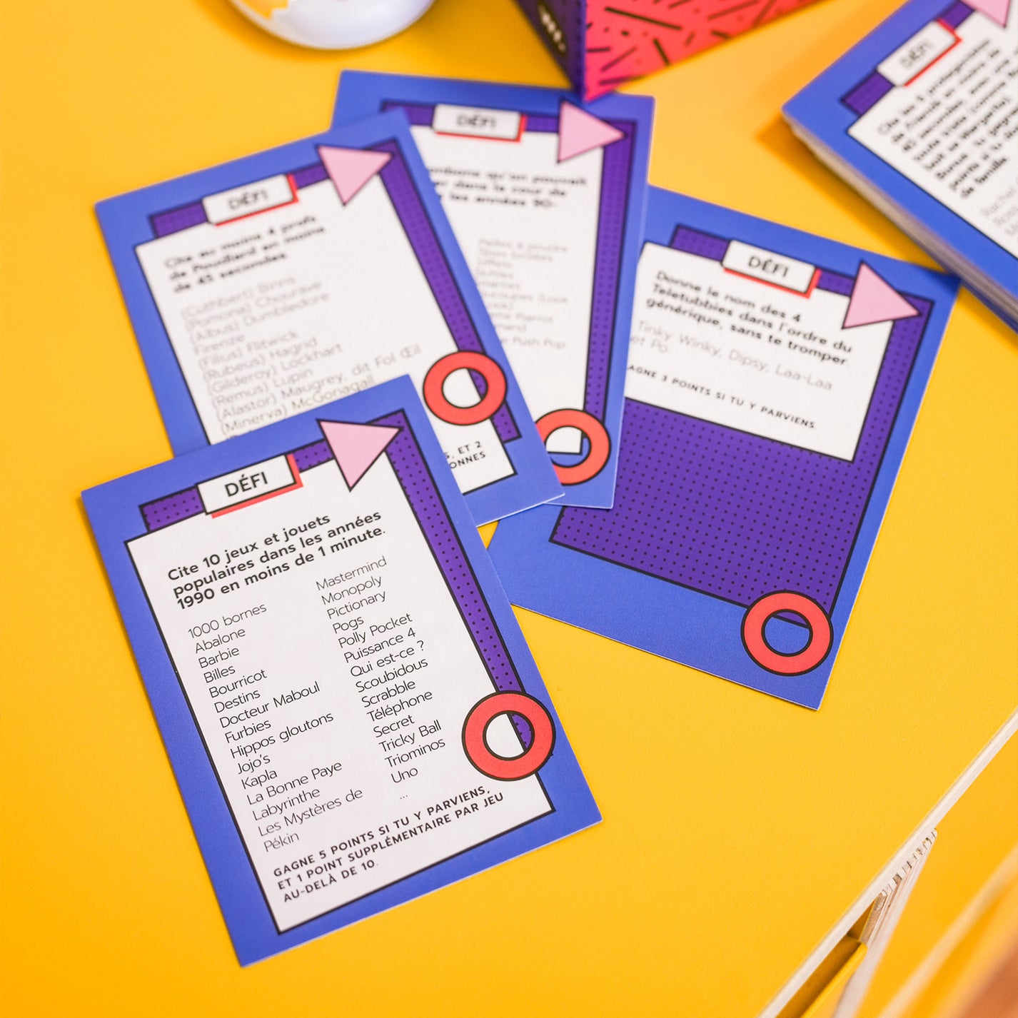 Boîte du jeu Crazy Quiz avec design rétro coloré