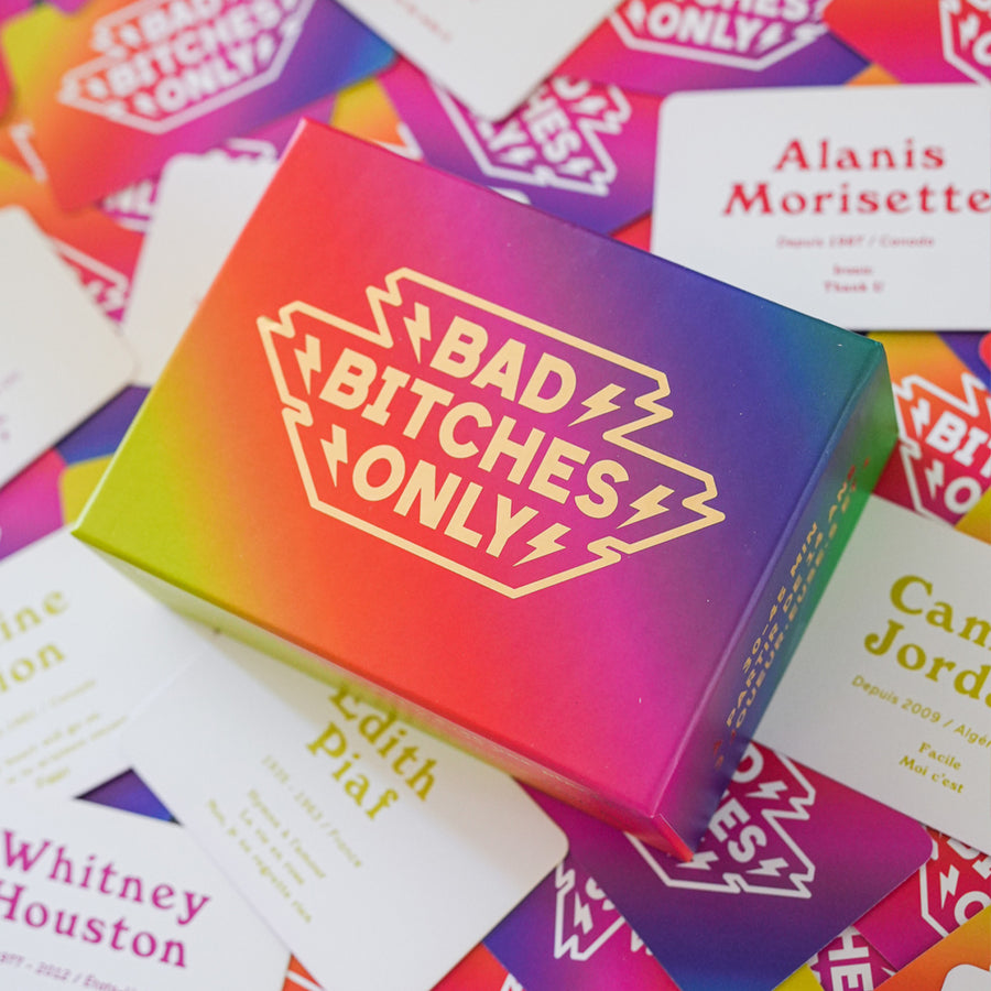 Boîte du jeu Bad Bitches Only avec design coloré et audacieux.