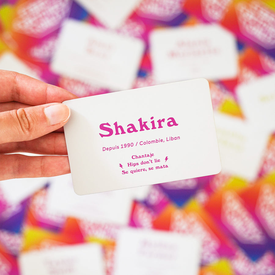 Boîte du jeu Bad Bitches Only avec design coloré et moderne.