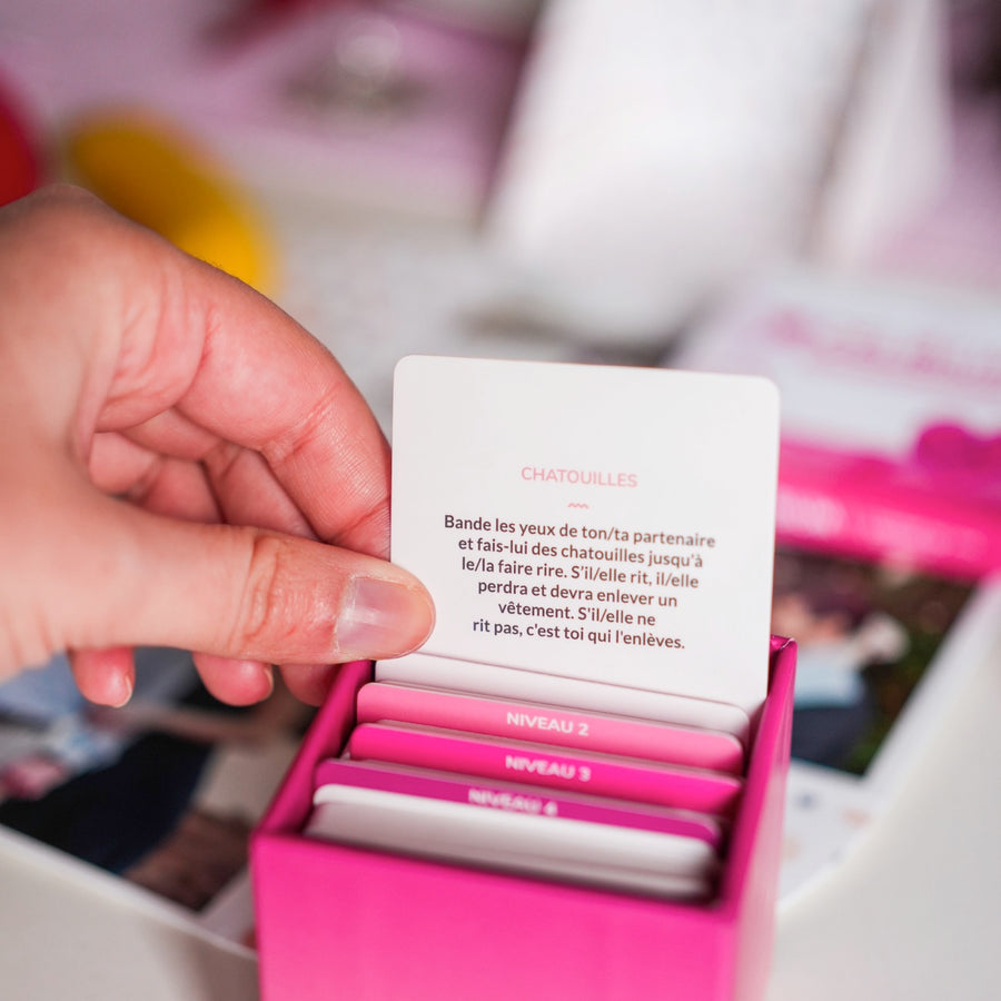 Jeu de société érotique 69 avec cartes colorées et design séduisant.