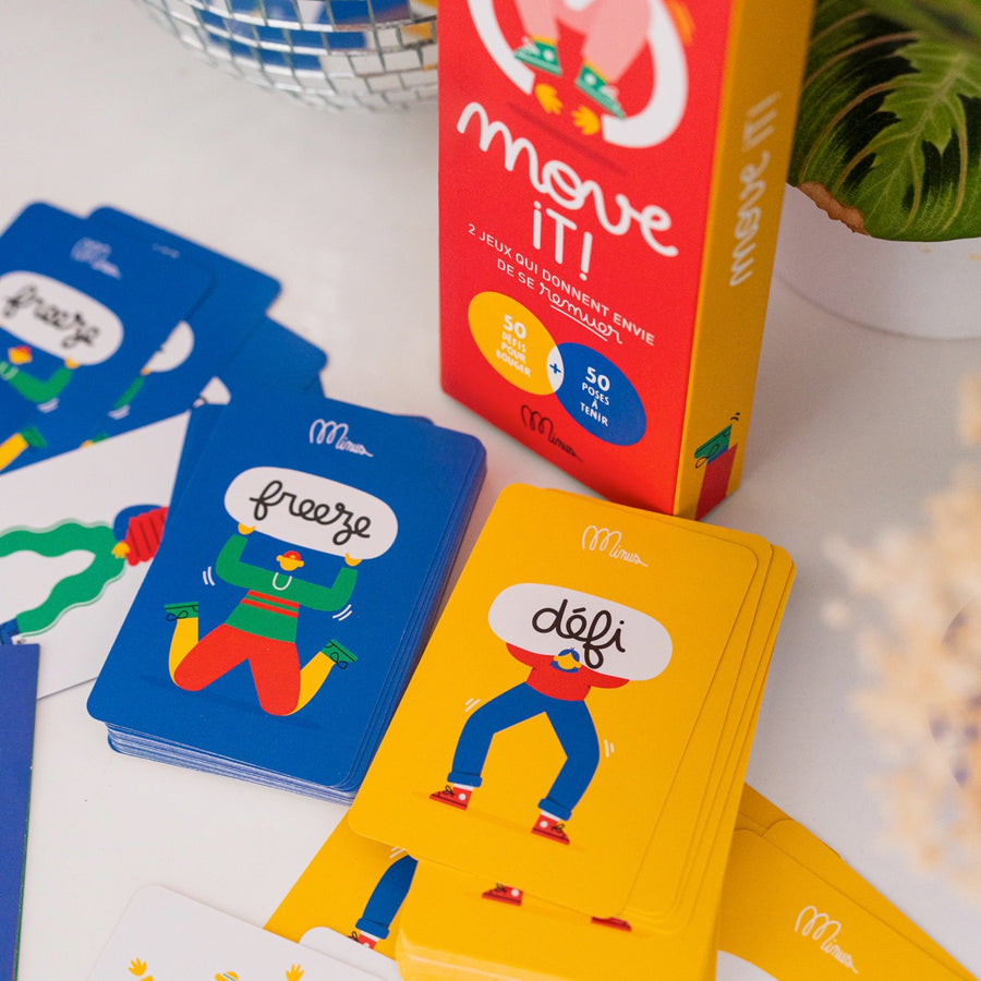 Cartes de jeu Move it avec illustrations colorées et défis ludiques.
