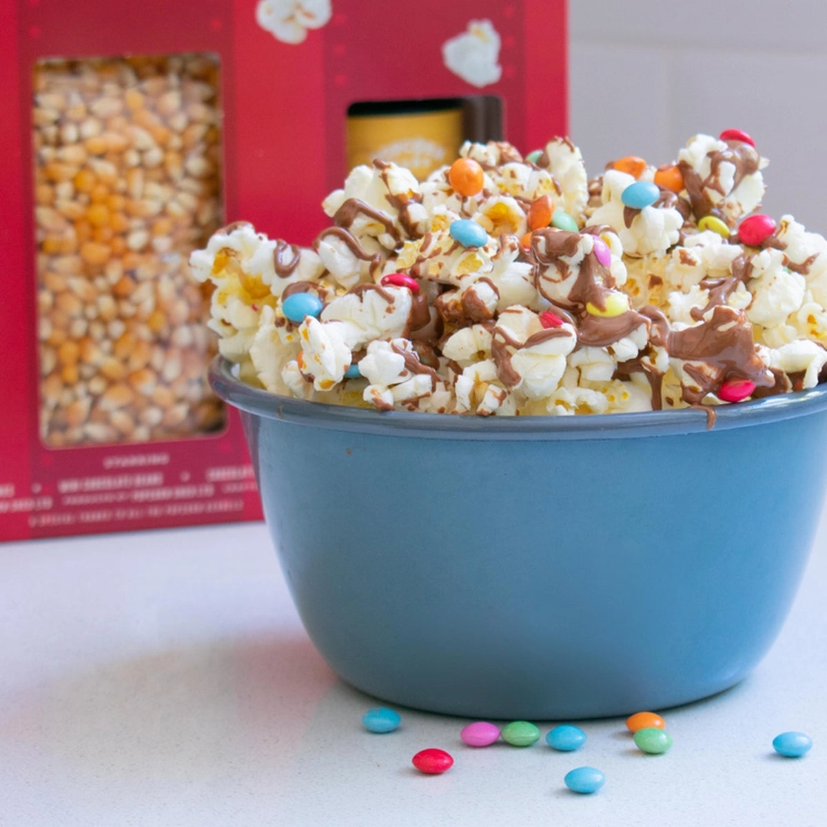 Kit de pop corn avec garnitures colorées et variées