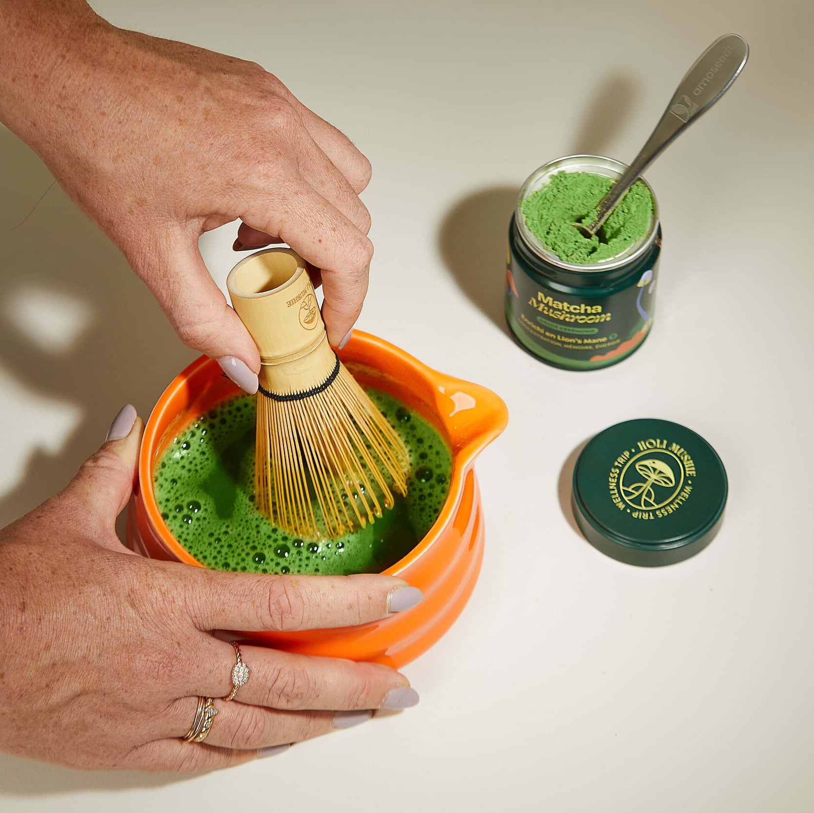 Matcha aux champignons en poudre avec texture fine et légère