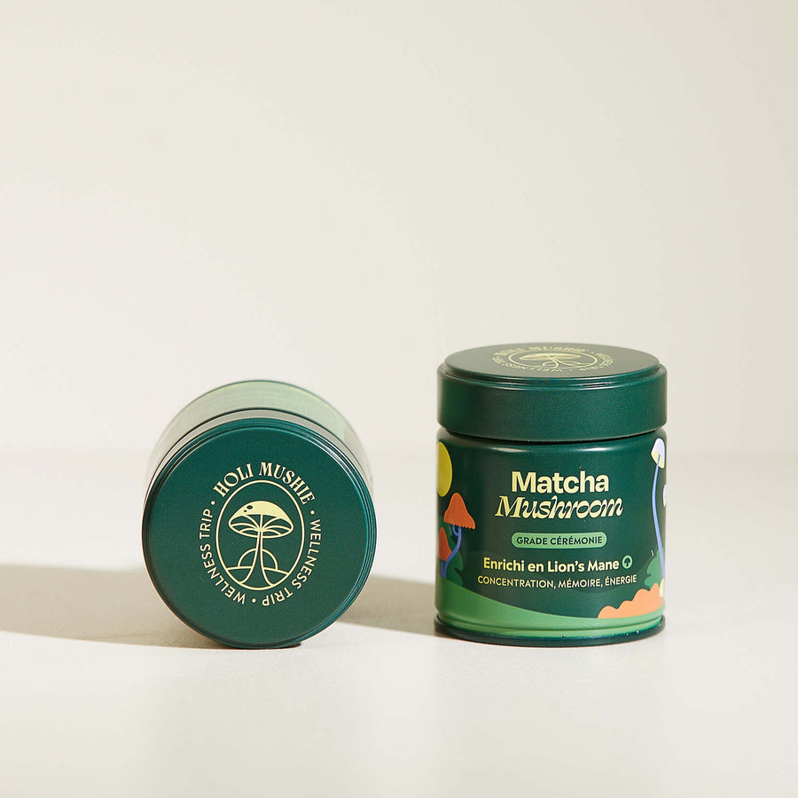 Boîte de Matcha aux champignons avec texture lisse et élégante