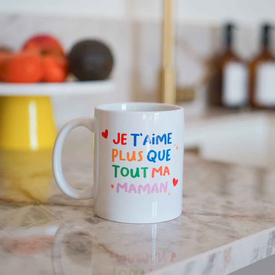 Mug avec inscription affectueuse pour maman, vue de face.