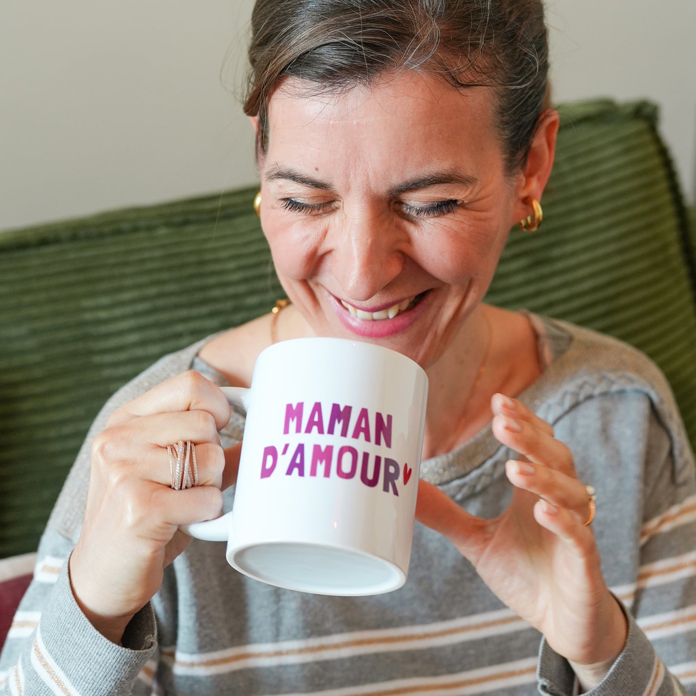Mug Maman d'Amour avec motif floral sur fond blanc