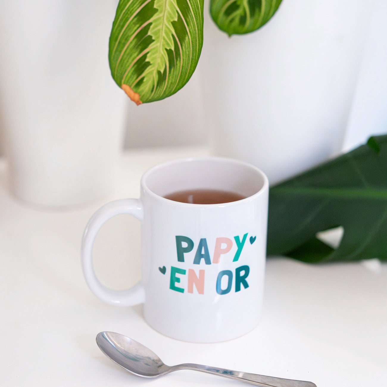 Mug 'Papy en Or' avec motif doré sur fond blanc