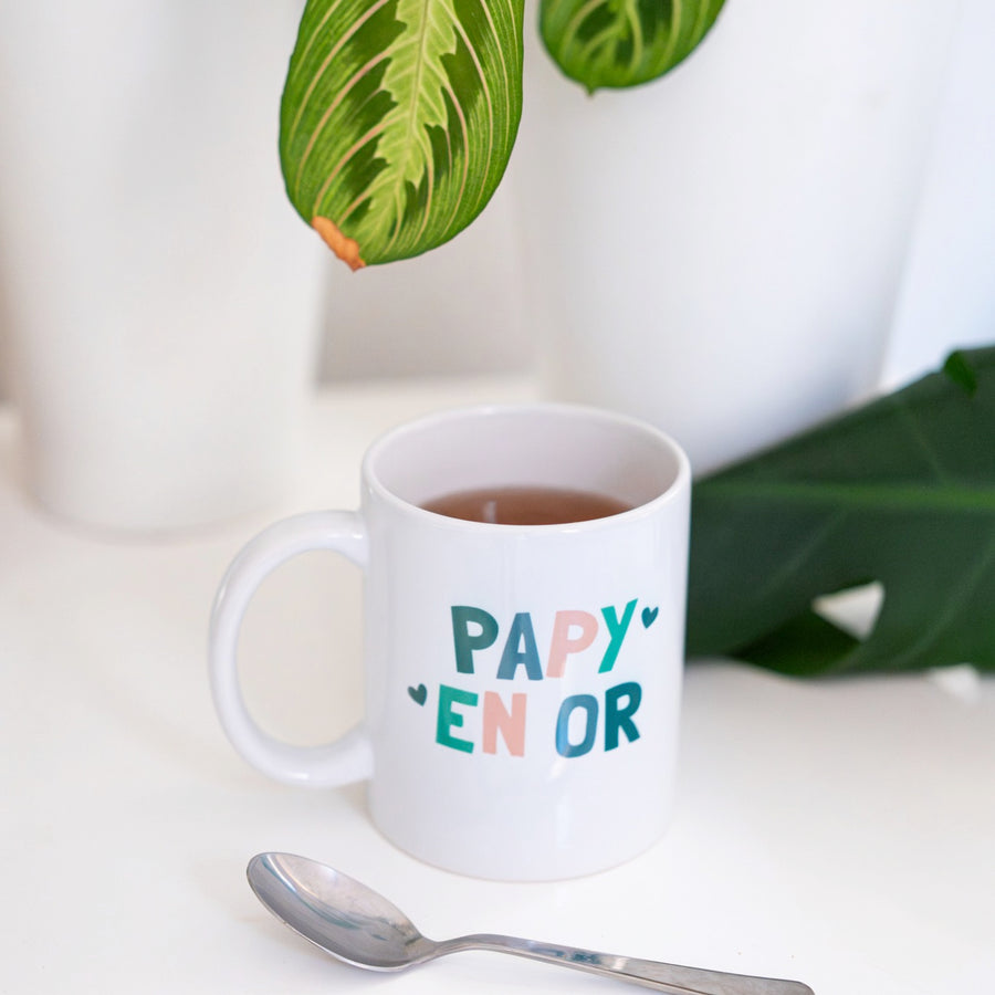 Mug 'Papy en Or' avec motif doré sur fond blanc