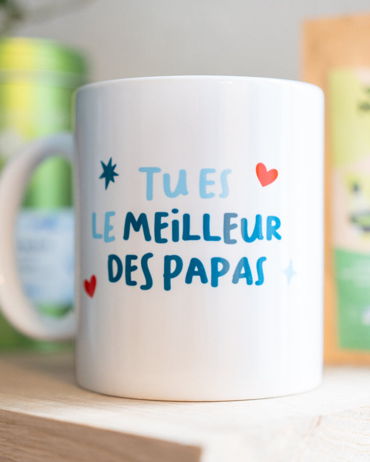 Mug avec inscription 'Tu es le meilleur des papas' en gros plan.
