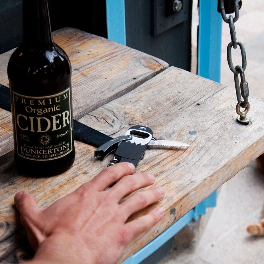 Tire-bouchon pirate avec jambe de bois et cache-œil