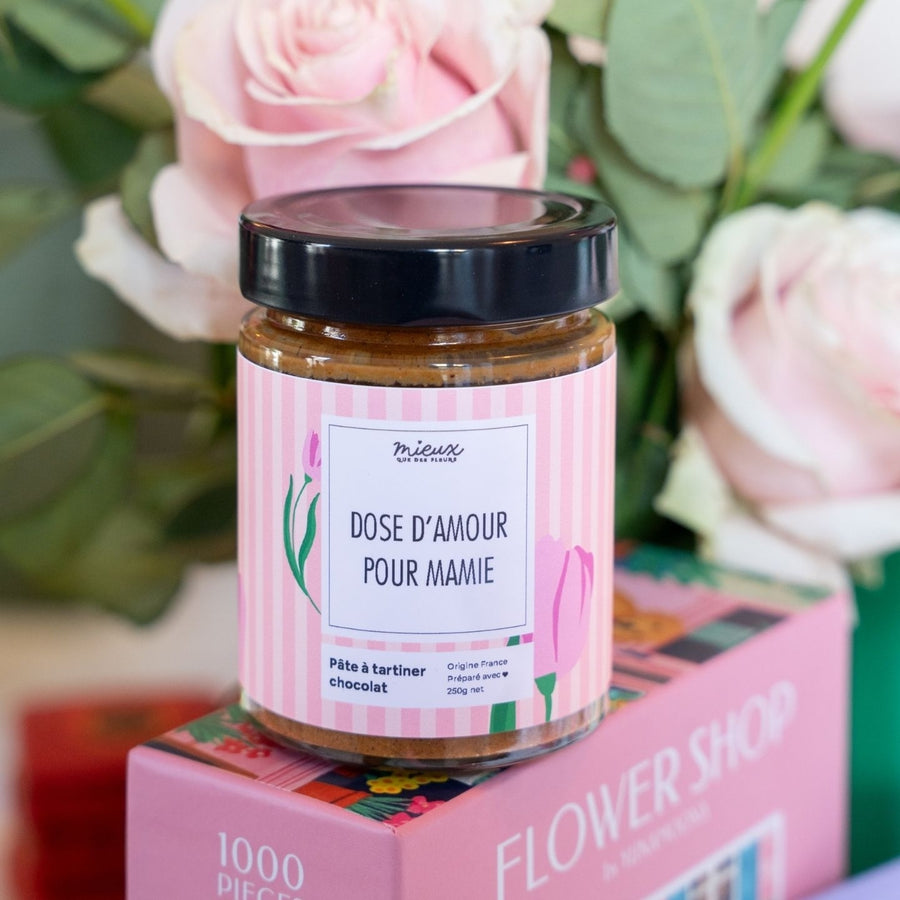 Pâte à tartiner au chocolat avec un couvercle décoratif