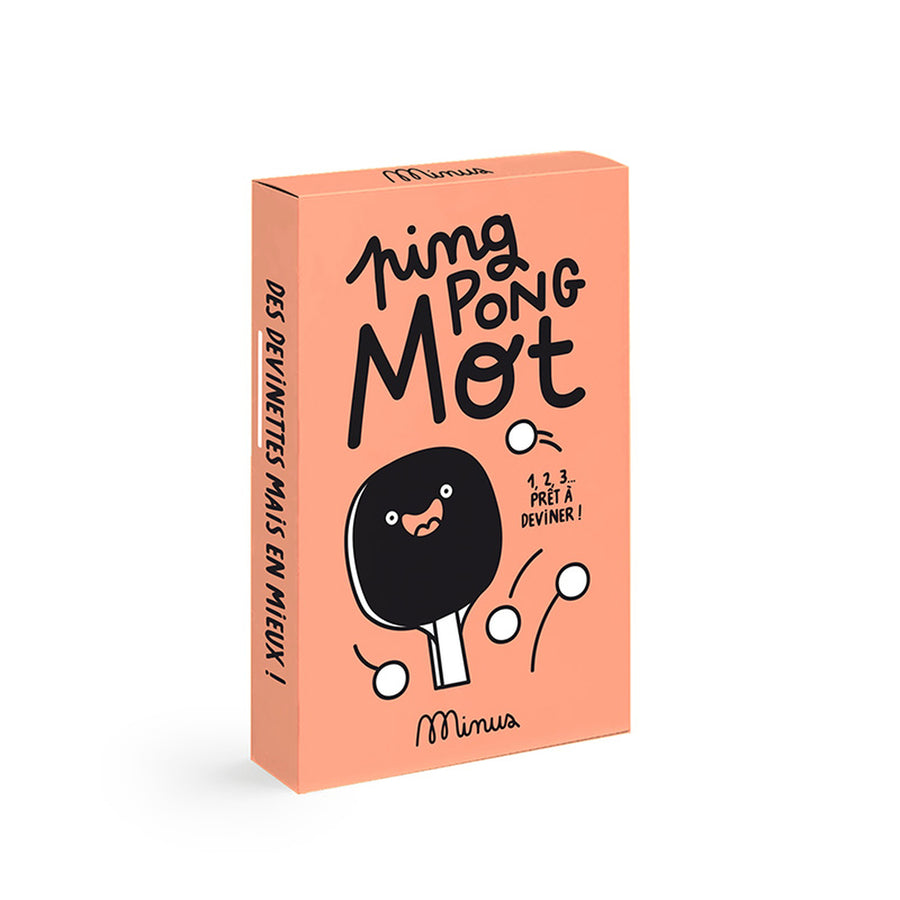 Boîte de jeu Ping-pong mot sur fond blanc, vue de face