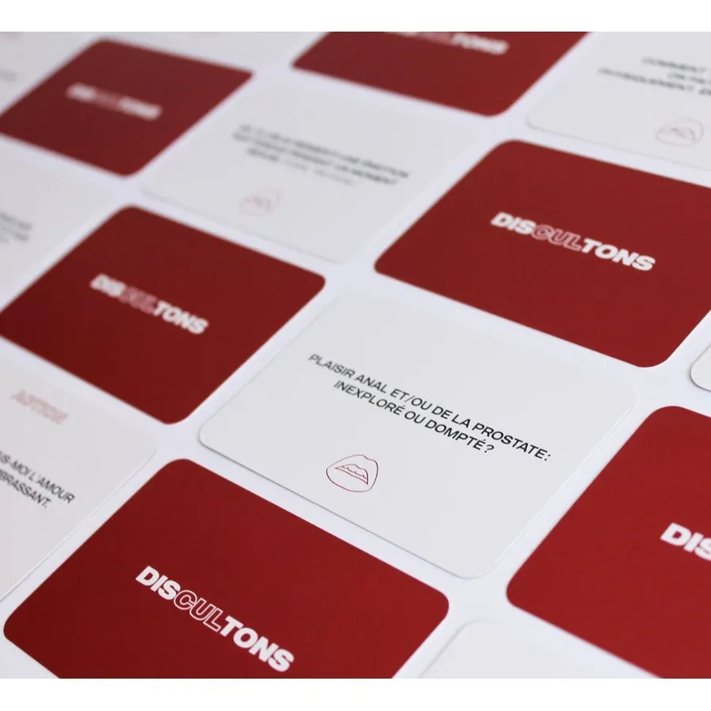 Boîte de jeu Discultons avec illustrations colorées sur le dessus