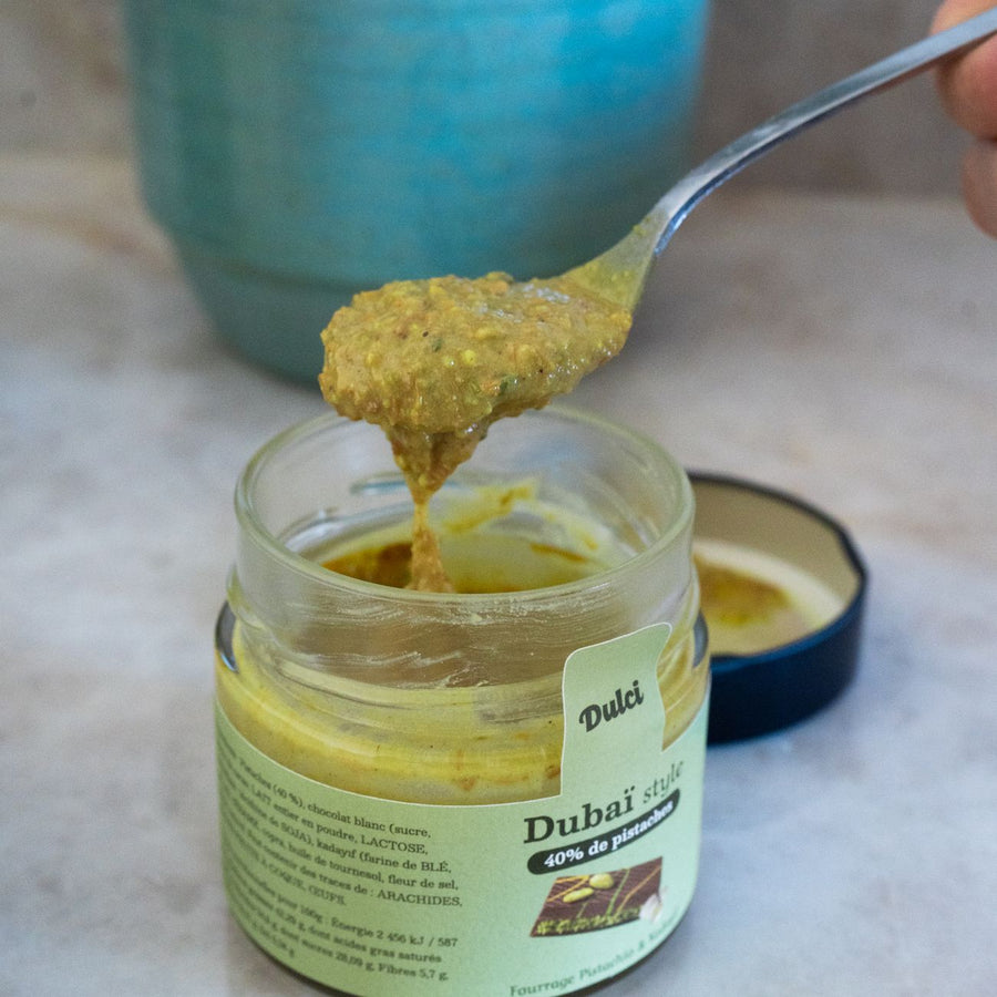 Pâte à tartiner pistache et chocolat blanc en pot en verre