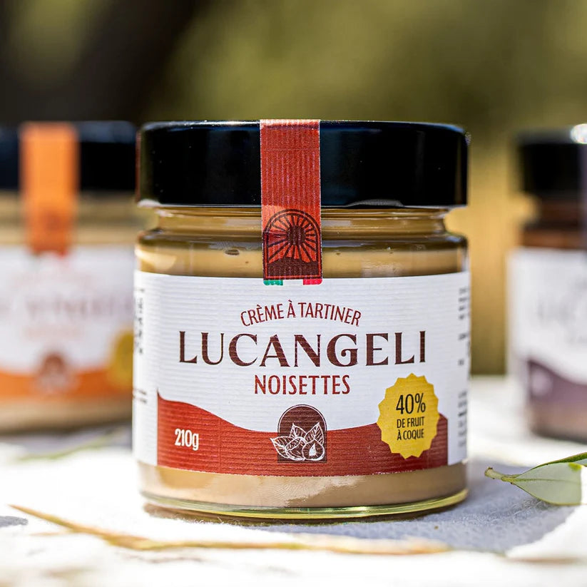 Pâte à tartiner noisette avec texture crémeuse en gros plan