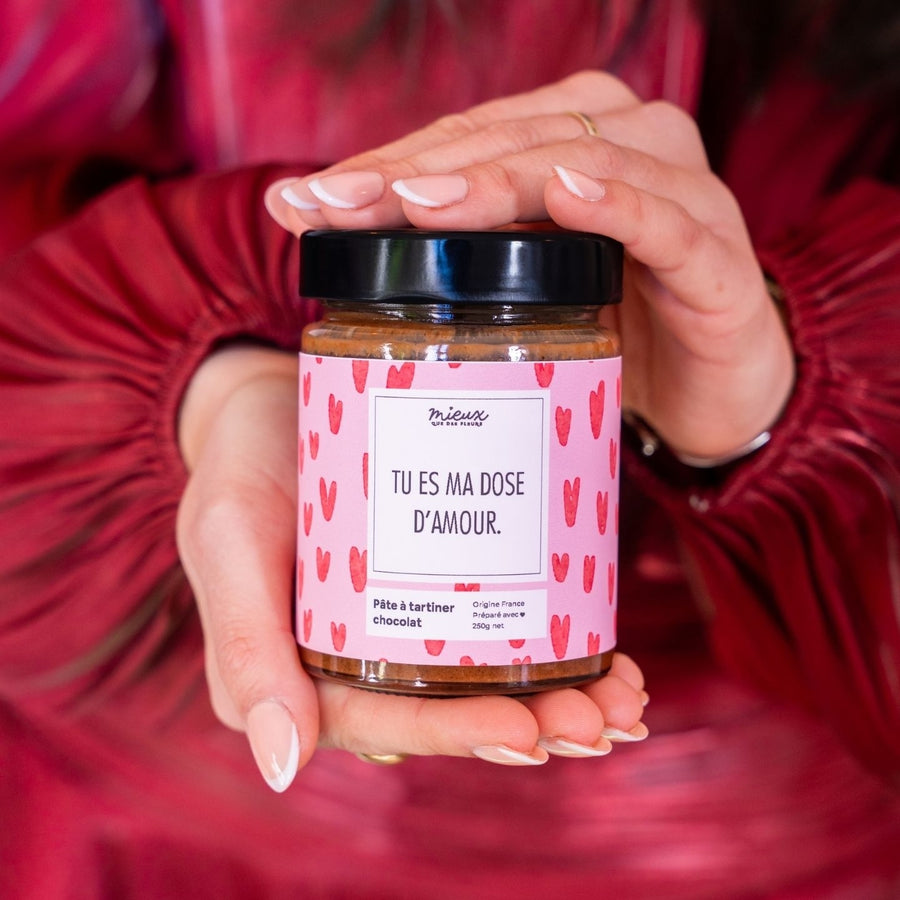 Pâte à tartiner au chocolat avec message affectueux en pot