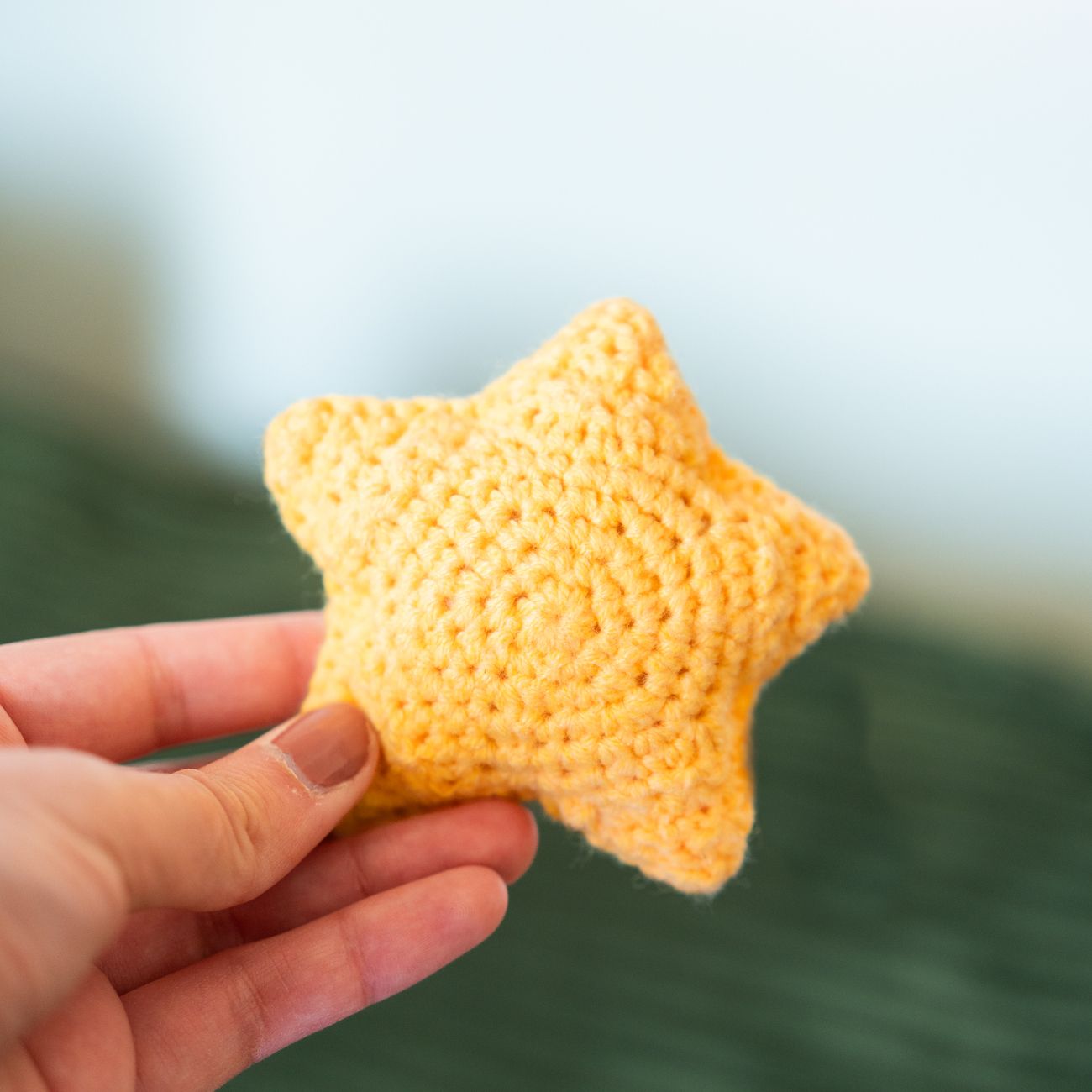 Étoile en crochet avec pancarte, vue de face